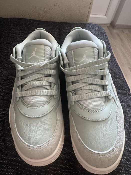 Air Jordan 4 RM