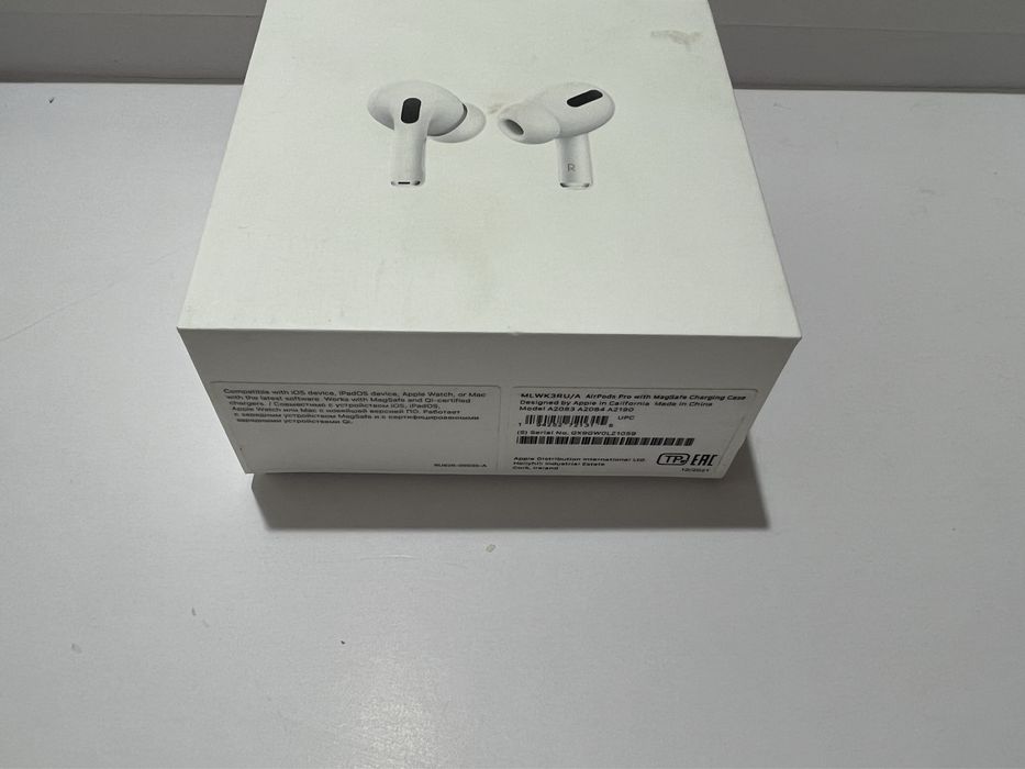 Продам наушники AirPods Pro