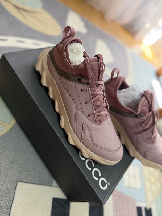 Кроссовки ECCO в отличном состоянии