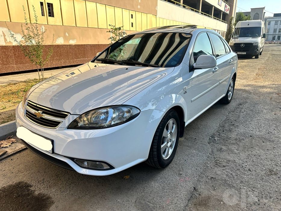 Srochna sotiladi 2023-yil avtomat elegant plus