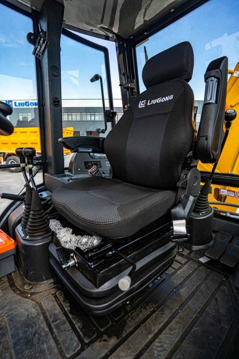 Экскаватор погрузчик LiuGong 777A