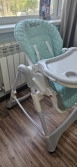 Детский стульчик для кормления