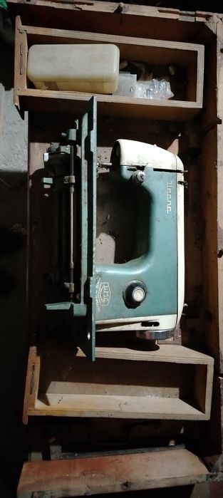 Vind mașina veche de cusut Ileana