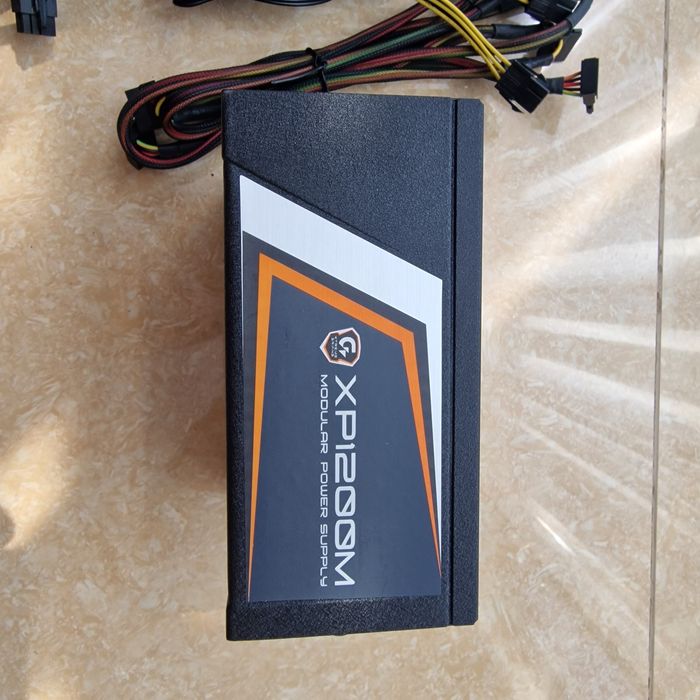 Блок питания GIGABYTE XP1200M 1200W