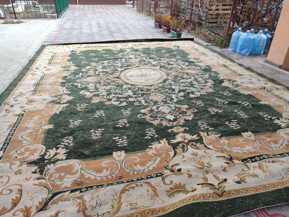 Өте сапалы кілемдер  сатылады