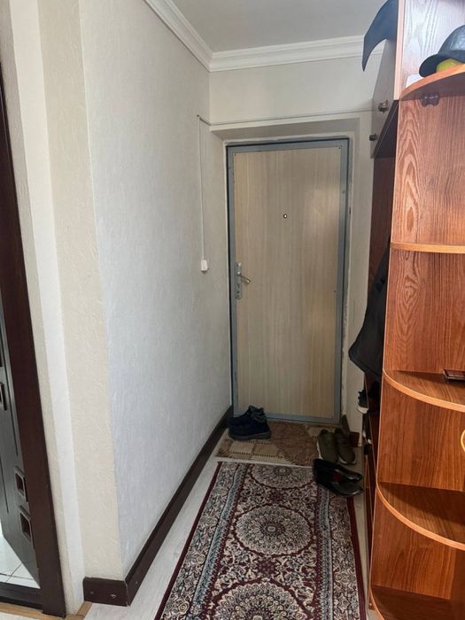 Продаётся 1 ком 4 этаж в районе вокзала кирпичный дом камрок савдо бор