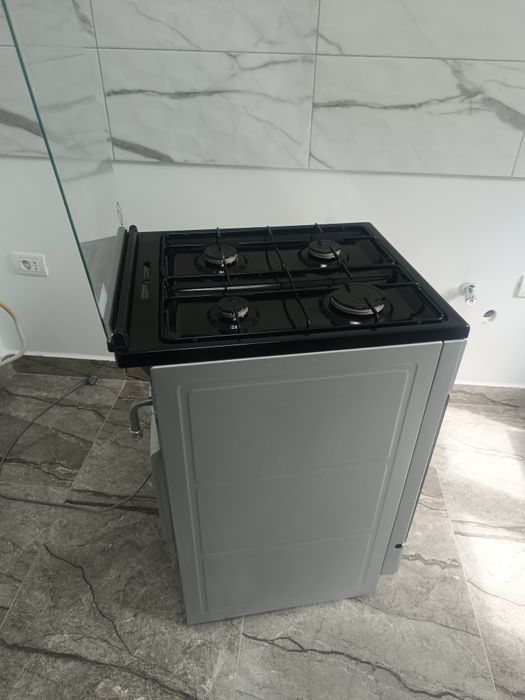Aragaz Zanussi (aprindere electrica)
