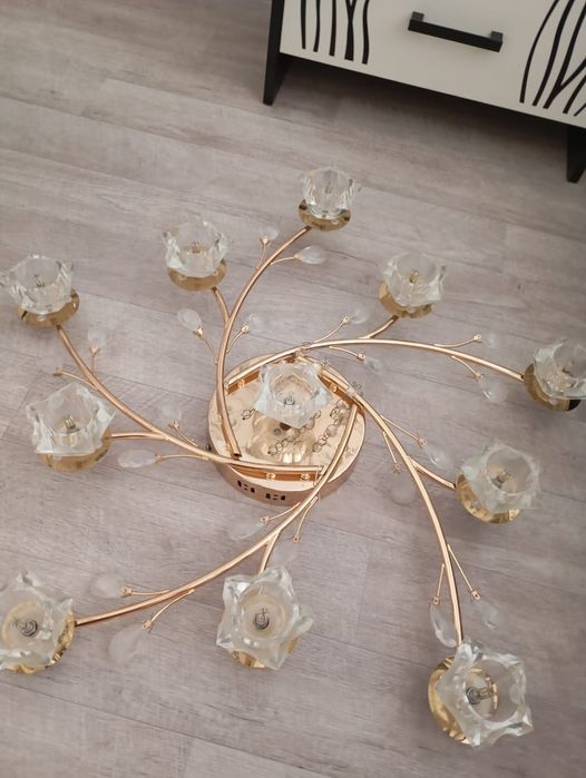 Люстра продам в отличном состоянии