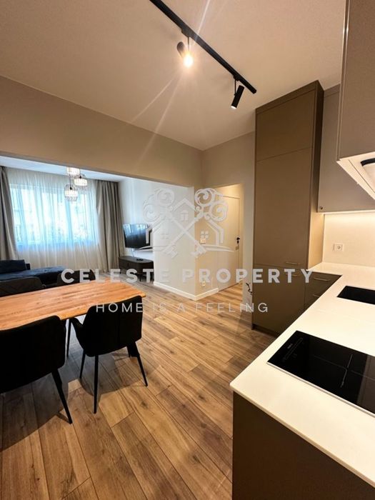 Дава се под наем Тристаен апартамент в София, Център - 70 кв.м за 1250 € - Снимка #1