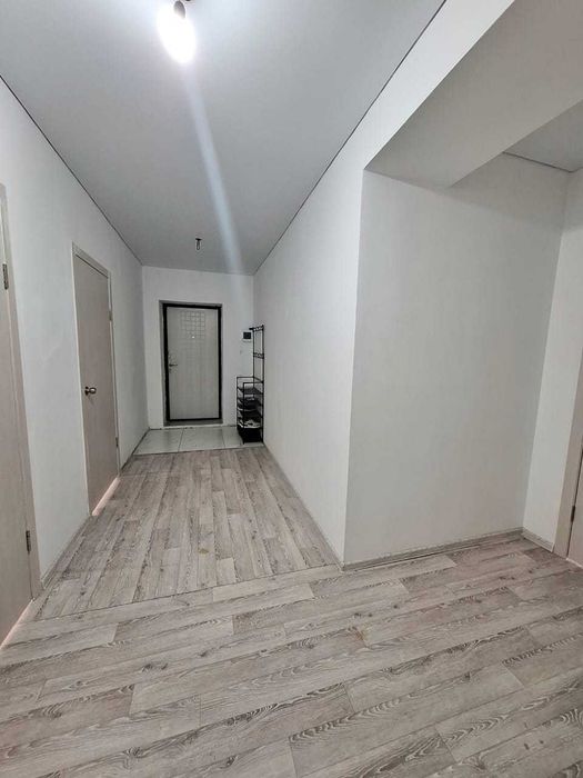 Продаётся 2 комн. квартира, район Детская больница.