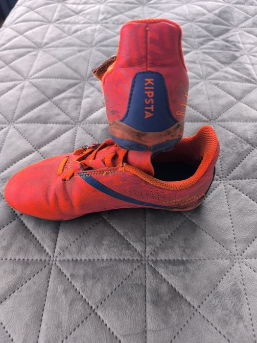 Vând 2 perechi  ghete fotbal copii ,Kipsta