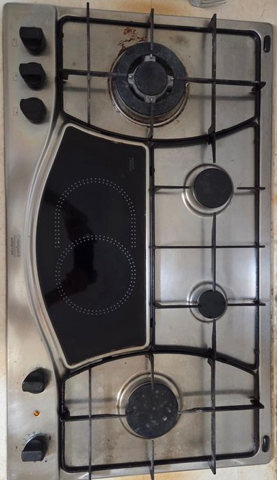 Кухонная гарнитура с техникой