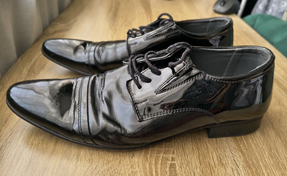Pantofi eleganți barbatesti