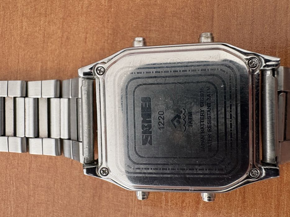 Продам часы SKMEI