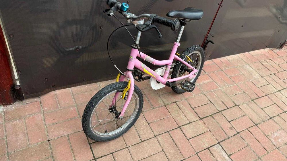 Vând bicicletă pentru copiii