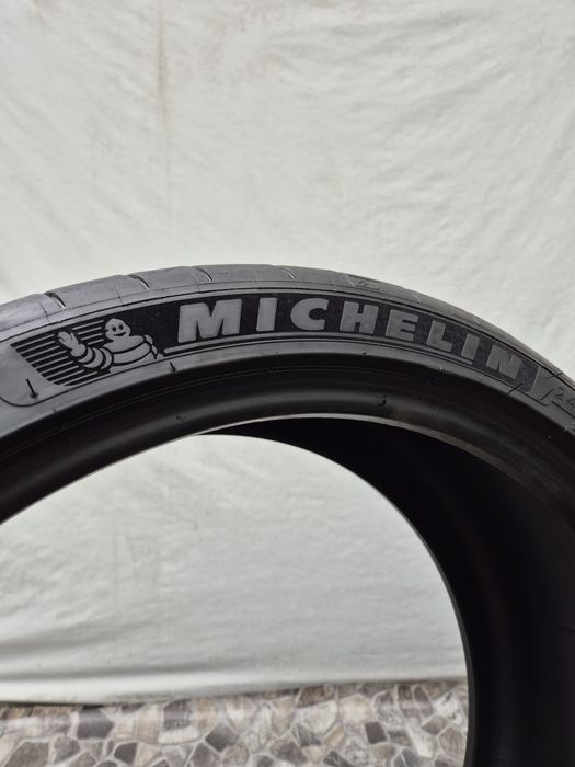 2бр 245 35 20 Michelin летни 20г