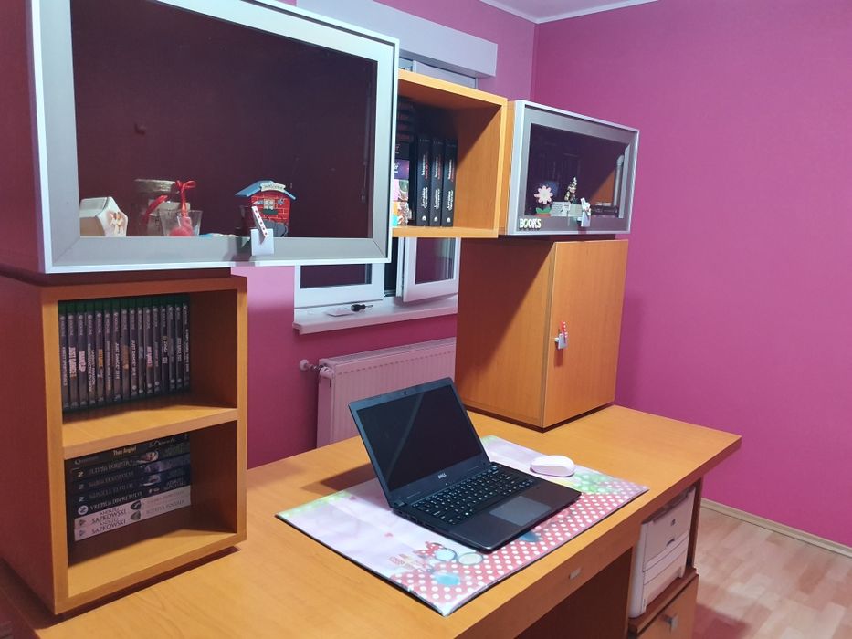 Birou făcut pe comandă, într-o stare foarte bună