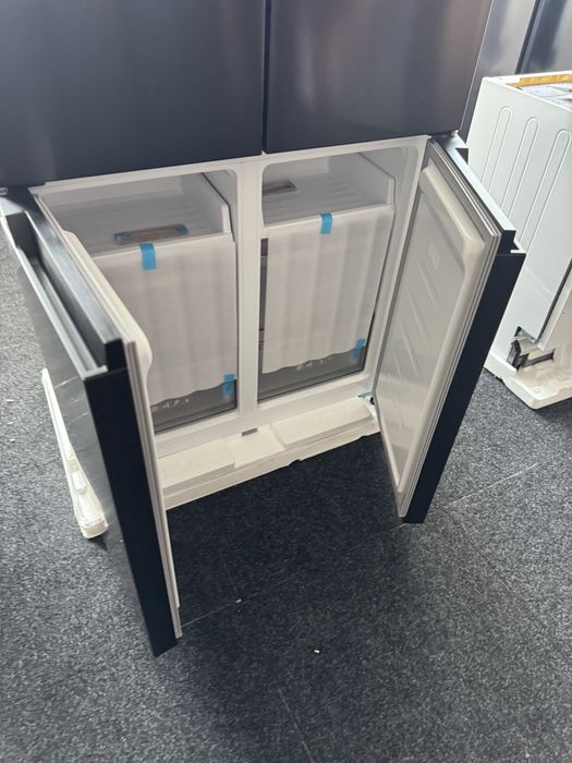 Двукрилен Хладиник с фризер Multi Door А+++ Нов с 5год. Гаранция