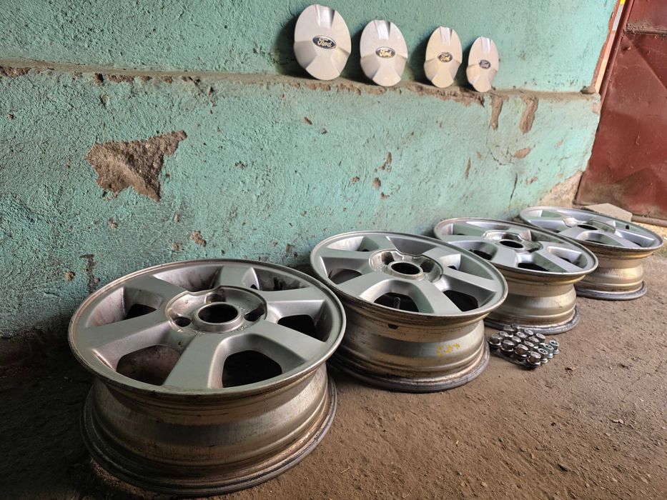Set 4 jante aliaj 14'' Ford 5Jx14 H2 ET36 + 4 capace + 16 piulite
