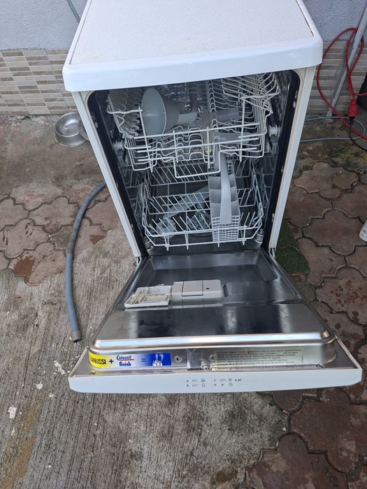 Mașina spalat frigider si spalat vase