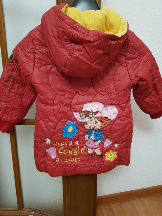 Продам куртку на девочку 5 лет