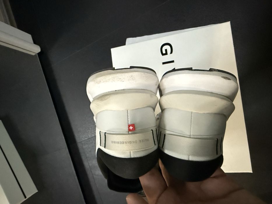 ON маратонки / черно бели размер 45