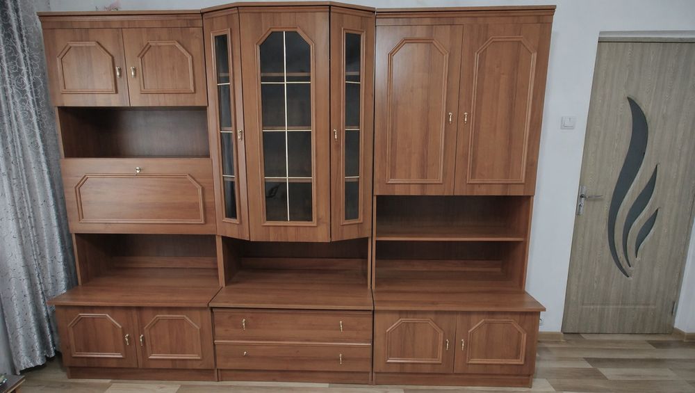 Mobila living formata din 3 corpuri