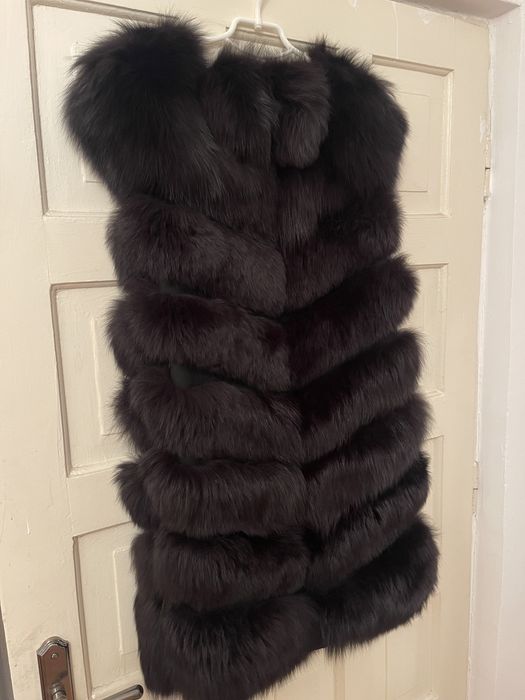 Vesta noua din blana naturala de vulpe polara foarte lunga