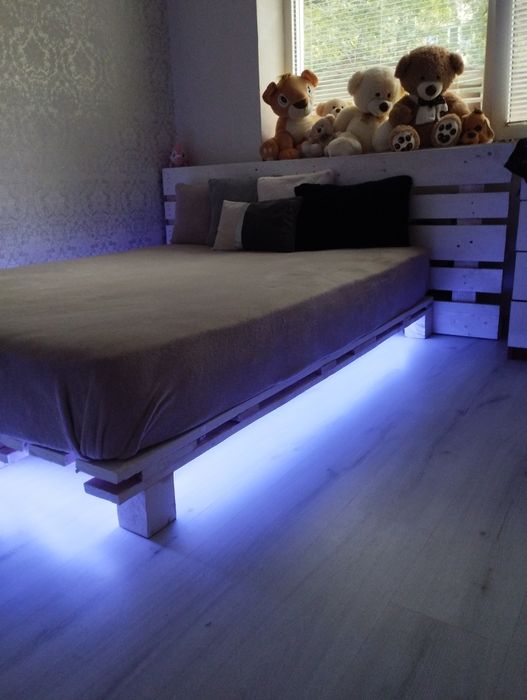 Спален комплект от 3 части. Гардероб,спалня,скрийн