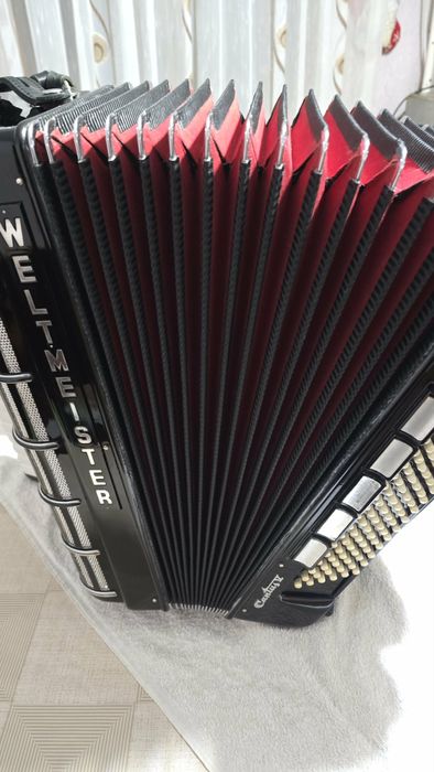 Акордеон Велтмайстер Кантус V Weltmeister Cantus V