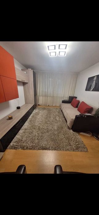 Ofer spre inchiriere apartanent 2 camere Brasov