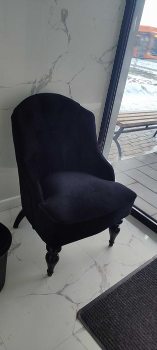 Кресла и пуфики для салона