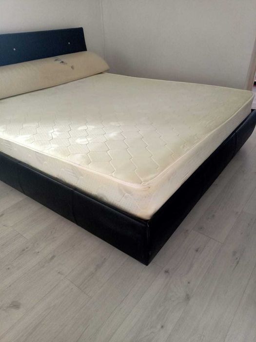 Кровать двухспальная