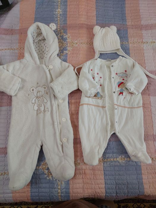 Детские зимние комбинезоны в отличном состоянии.