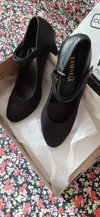 Нови дамски обувки на ток