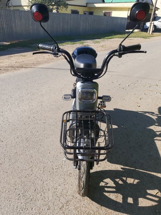 Продаю электроскутер леопард