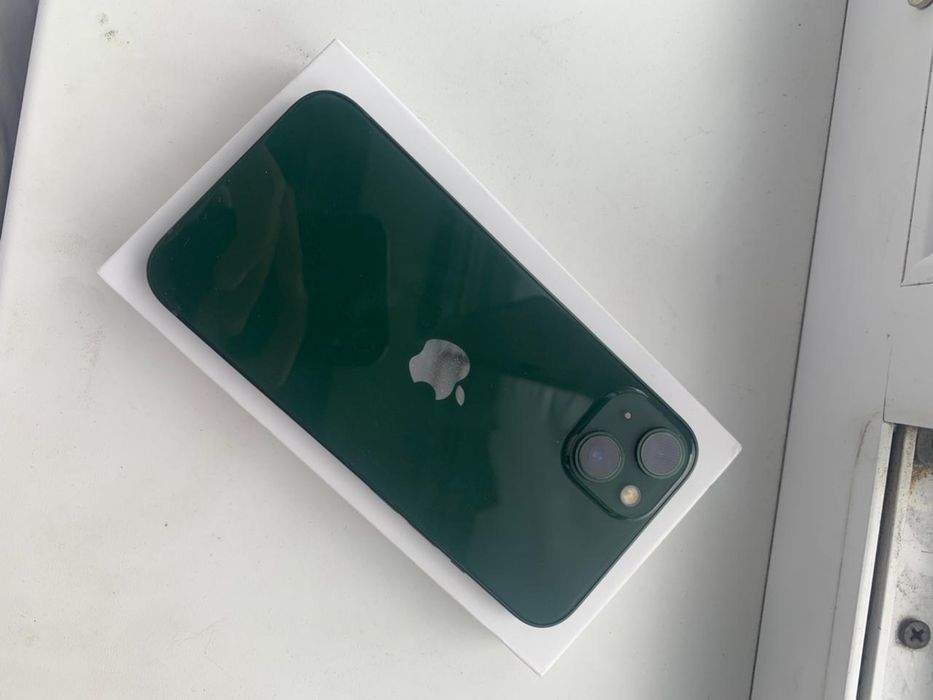 iPhone 13 идеальном состояние