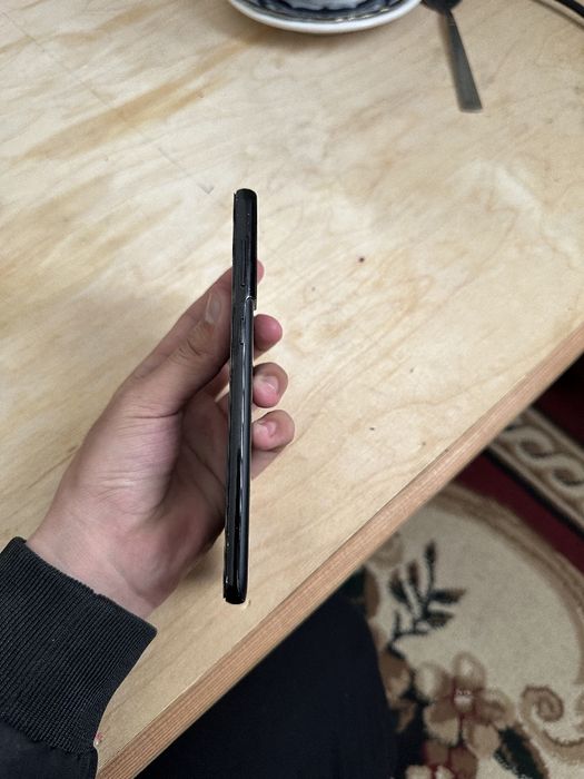 Samsung S21 plus 5g  xolati zor aybi yoq