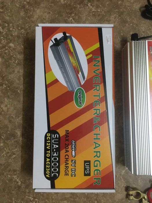 Инвертор 3кВа 12-220  сам заряжает аккумулятор