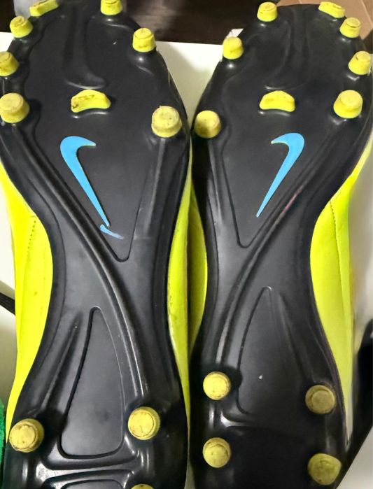 Afidasi de fotbal nike hipervenom si mercurial