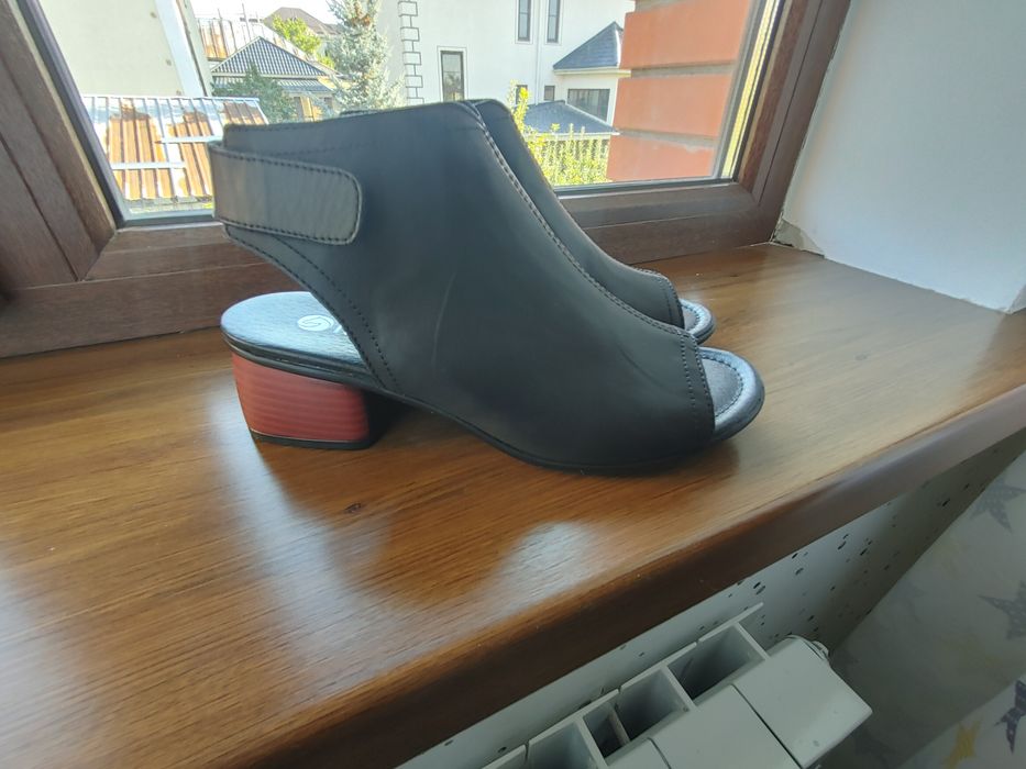 Расспродажа женской обуви