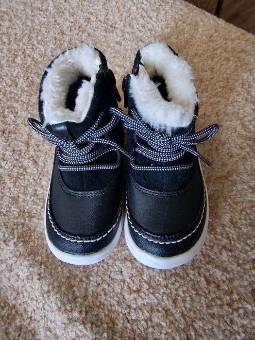 Ботинки на мальчика 20размер