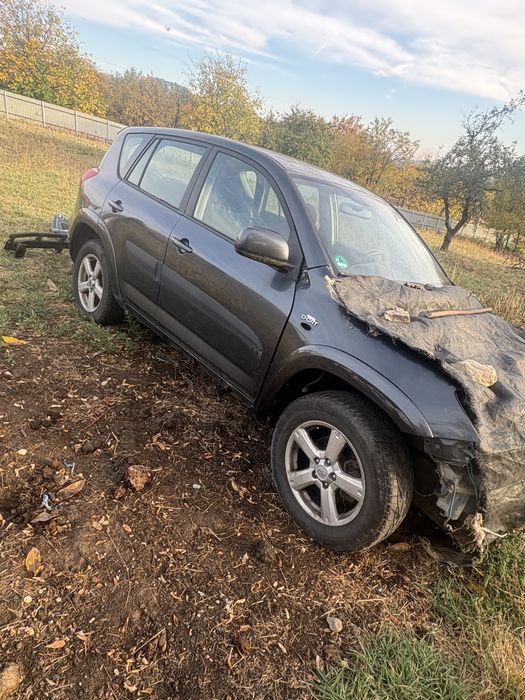 Toyota rav4 de piese