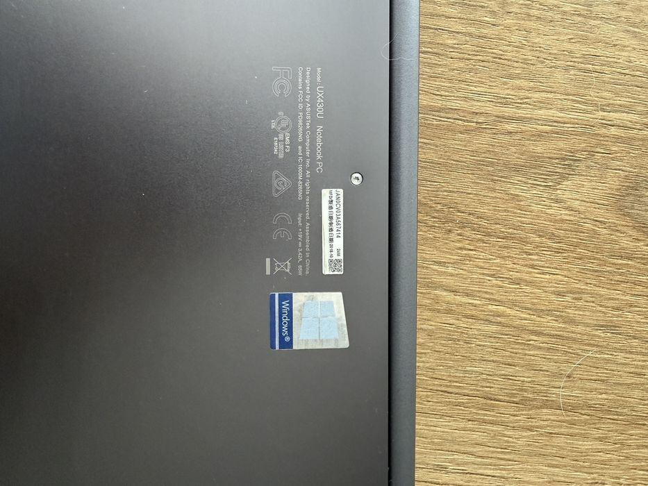 Laptop ASUS ZenBook UX430U, i7, 16GB RAM, 256GB, 14” Full HD
