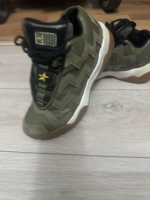 Adidasi Converse Voltage