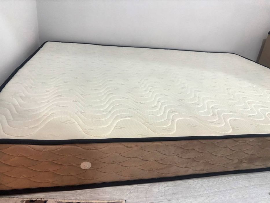 Bu/U matras sotiladi