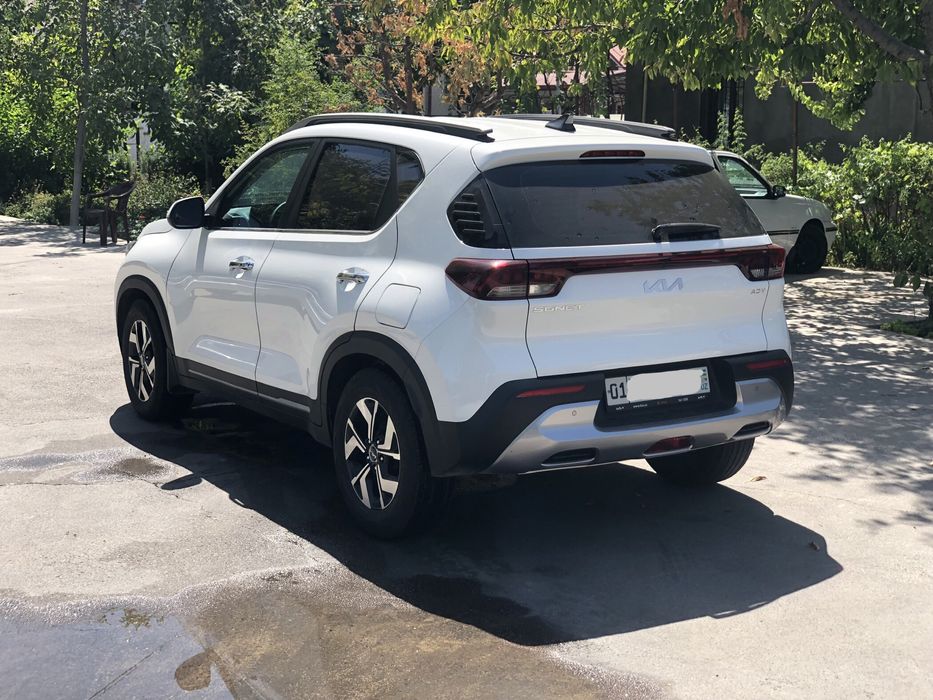 Срочно продается Kia Sonet 3позиция