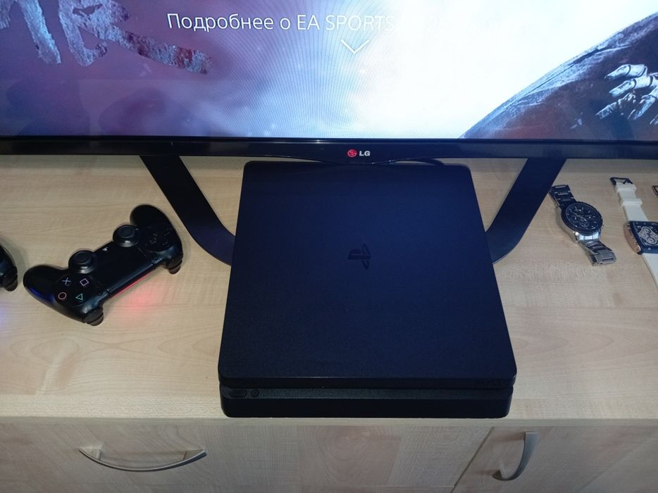 Продам Playstation 4 slim 1 tb