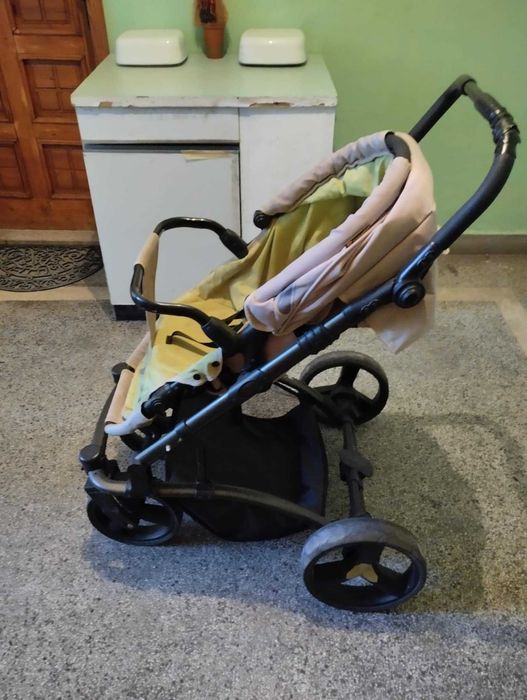 Бебешка количка с няколко функции марка Lorelli