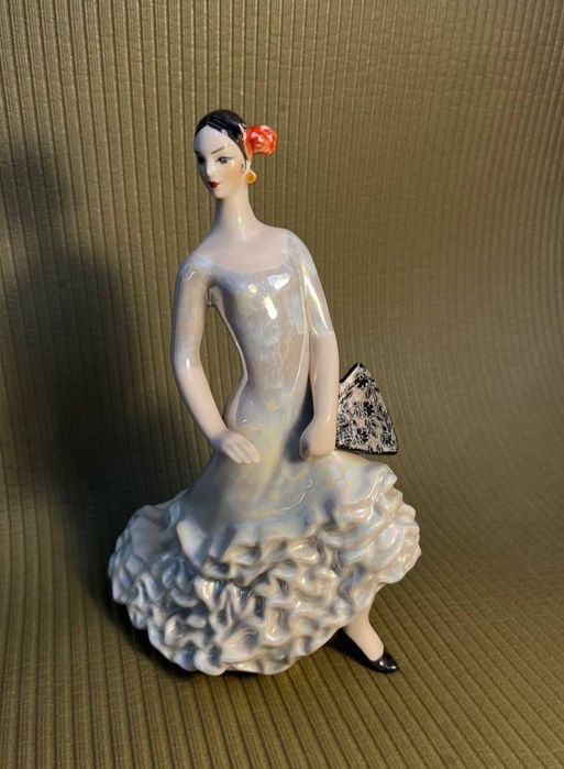 Статуэтка фарфоровая винтаж